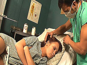 肮脏的妇科医生他妈的Pacient在睡梦中