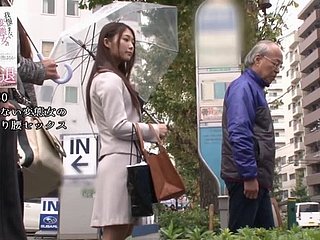 Bunlar büyük şımarık Japon göğüsleri şaşırtıcı seksi