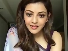 Kajal Aggarwal แสดงรักแร้และ Boobs ในแขนกุดสารี