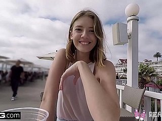 Remaja sebenar - remaja pov pussy bermain di khalayak ramai