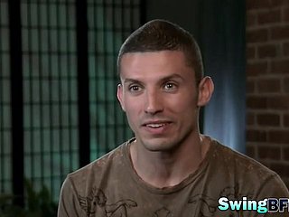 Swinger haben Spaß helter-skelter der Realitätshow, indem sie Partes austauschen