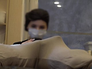 Bulga Dick Flash en una cita de esteticista