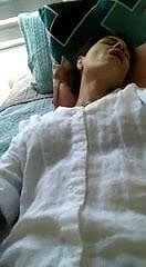 Femme of age touche sa chatte