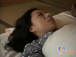 बिगाड़ने आदमी अपने जापानी MILF के हित में है
