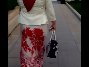 Hijab Curvy Pain in the neck