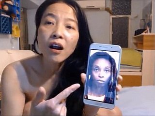 건강하고 강한 중국 여성이 Unscrupulous Thief-A의 얼굴 사진을 저하시킵니다.