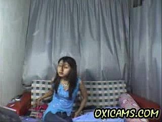 Carina teenager cinese che balla nuda nearly webcam (nuovo 1)