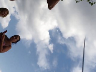 ساعدت امرأتين النهاية