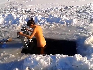 Ucraina, freeze balneazione Epiphany