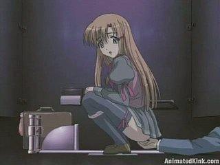 Hentai Mädchen in Schuluniform saugen einen Schwanz und masturbieren